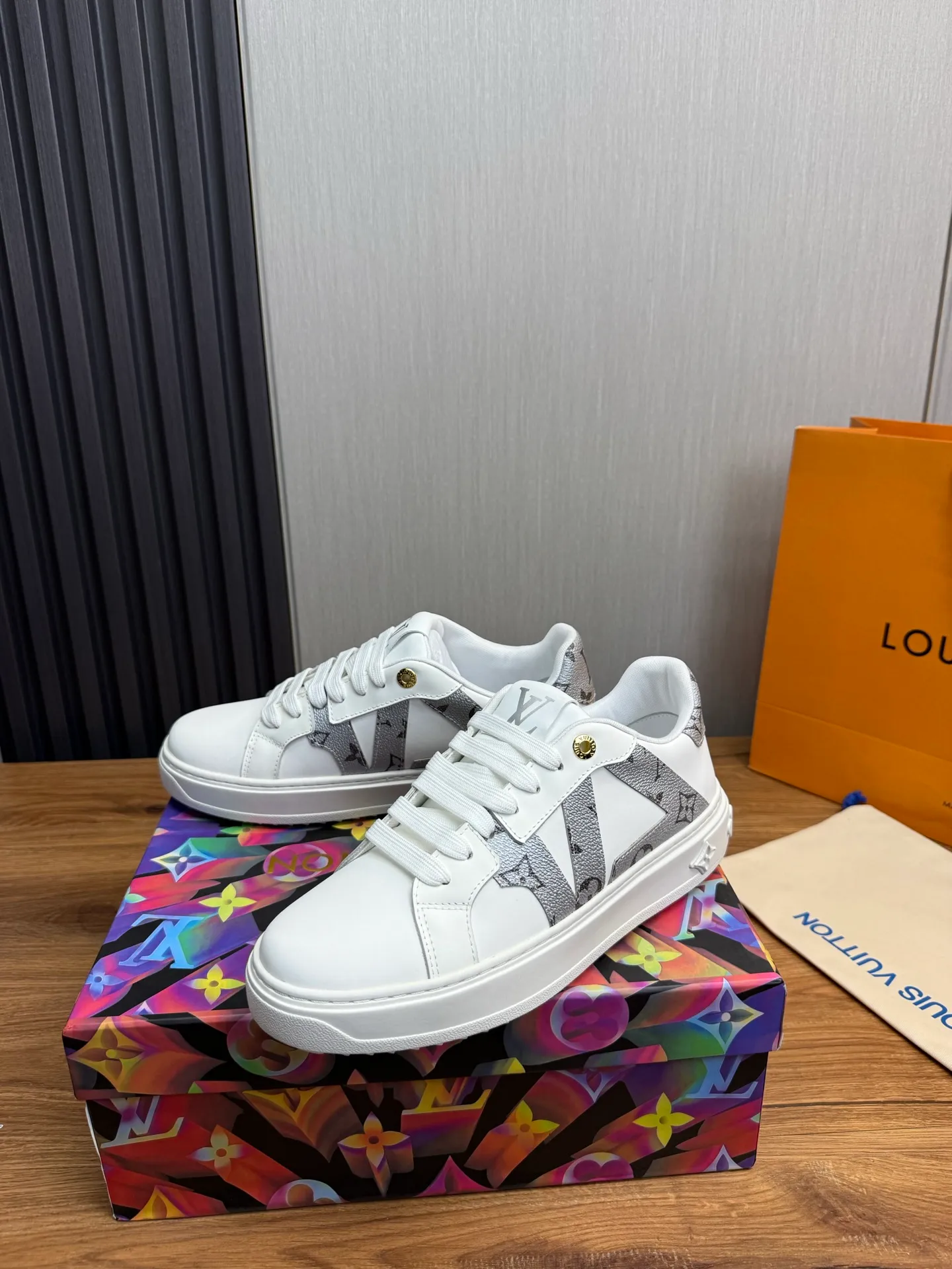 Men's shoes 💰520💰 LOUIS VUITTON [Luden Yiwei] The new trendy Lv is on the market 🎁, casual and fashionable men's shoes 👟 The upper is made of imported silk cowhide + cowhide mesh lining, the original wear-resistant rubber outsole, the version is simple and elegant, exclusive for trendy men. 38-44